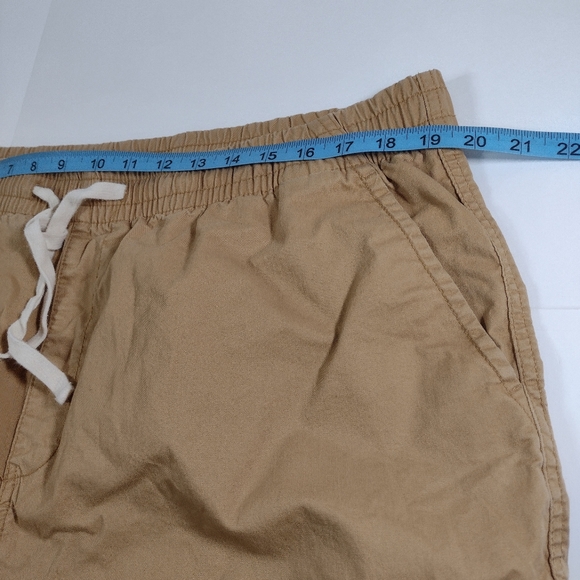 Old Navy Khaki Drawstring Chino Shorts Size (XL) - Picture 12 of 13